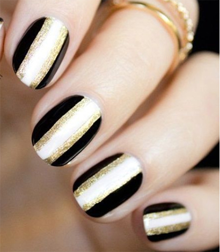 glitter stripes nail art